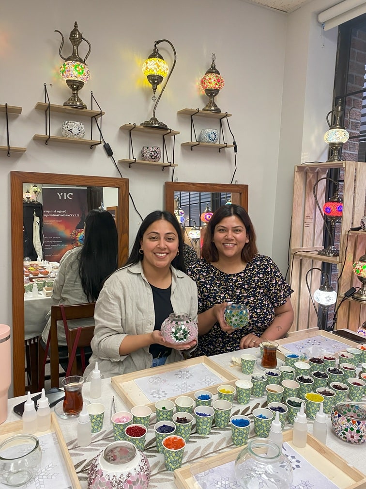 Why choose our mosaic art workshops for your next group event – creative team activity at DIYlabs Canada.